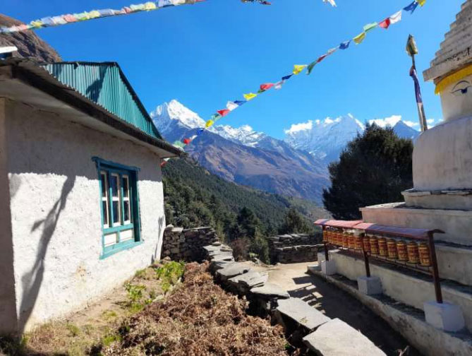 everest trek